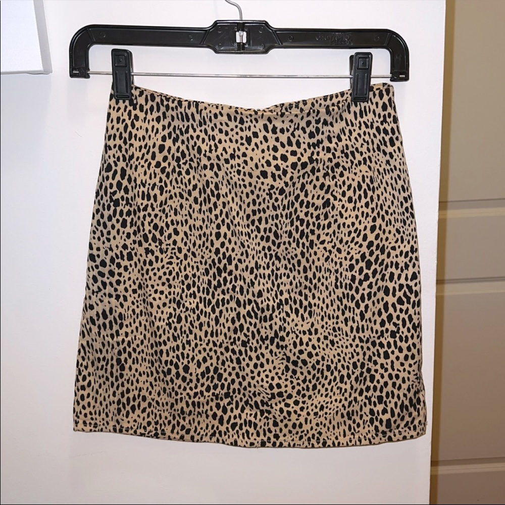 Brandy Melville cheetah skirt 00